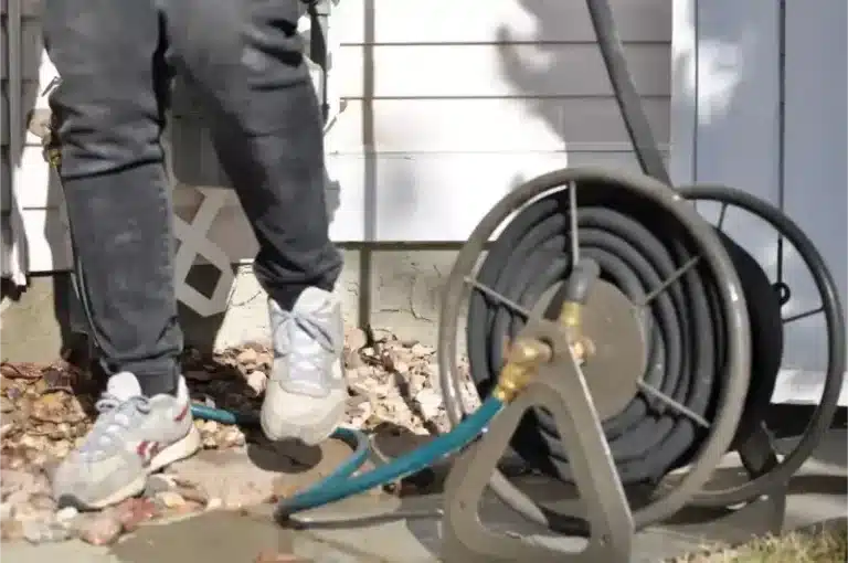 Gutter Cleaning - DSC 0060