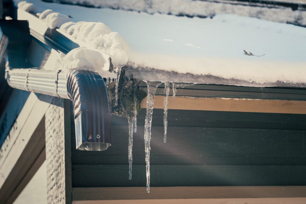 gutter cleaning edmonton